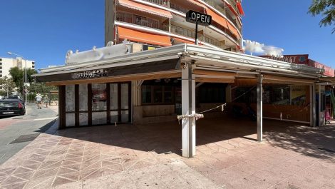 Restaurant & Bar in Beach Holiday Resort Calvia for Sale – Freehold